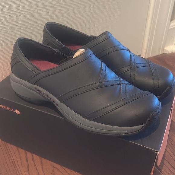 Women’s Merrell Leather Shoes - Picture 3 of 6